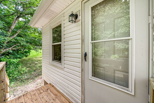 515 9th St, Clarksville, TN 37040
