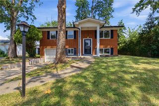 1702 Beaumont Drive, Clarksville, IN 47129