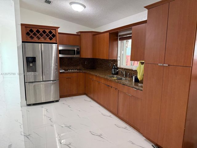 2775 W 71st Place 0, Hialeah, FL 33016