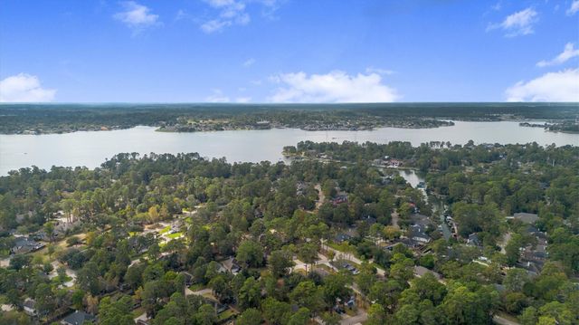12111 Brightwood Drive, Montgomery, TX 77356