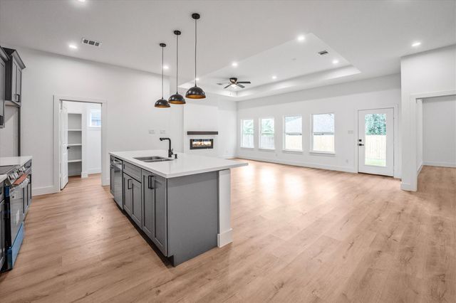 12111 Brightwood Drive, Montgomery, TX 77356