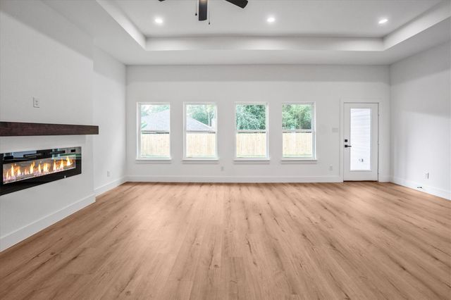 12111 Brightwood Drive, Montgomery, TX 77356