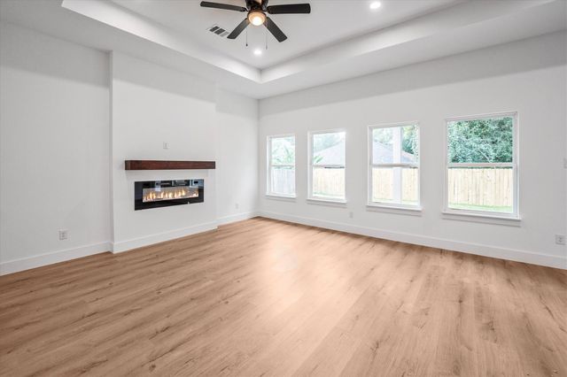 12111 Brightwood Drive, Montgomery, TX 77356