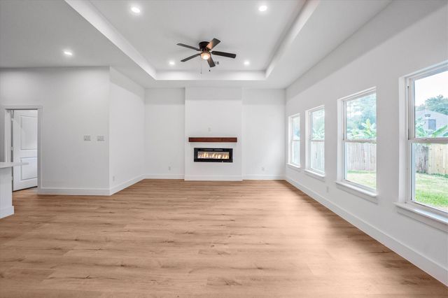 12111 Brightwood Drive, Montgomery, TX 77356