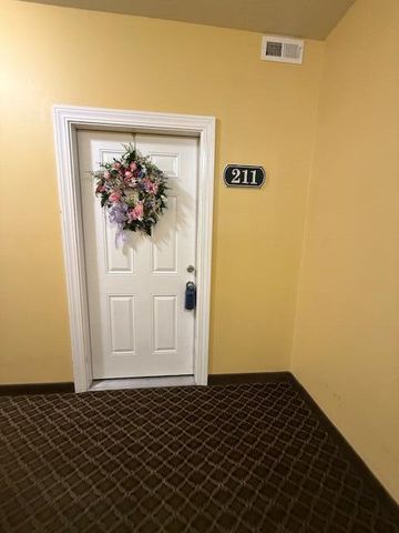 180 Grace Chapel 211, Blue Eye, MO 65611