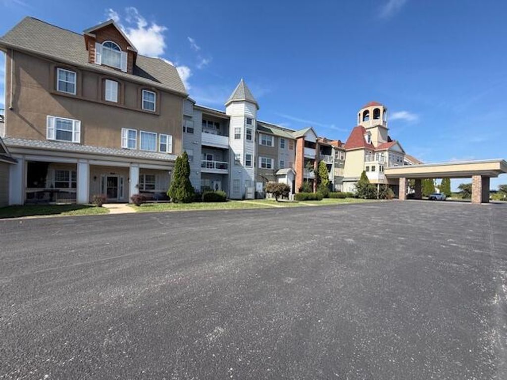 180 Grace Chapel 211, Blue Eye, MO 65611