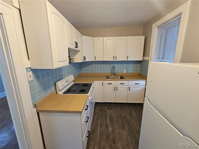 4953 Holly Hills Avenue A, St Louis, MO 63109