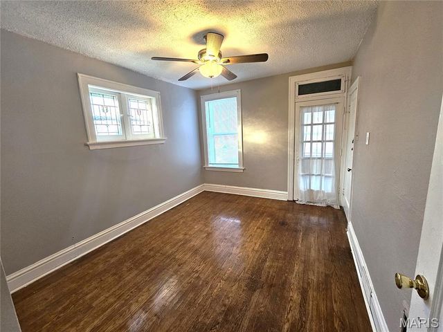 4953 Holly Hills Avenue A, St Louis, MO 63109