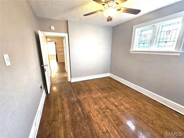 4953 Holly Hills Avenue A, St Louis, MO 63109