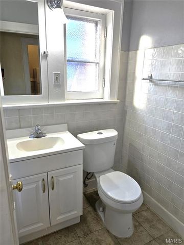 4953 Holly Hills Avenue A, St Louis, MO 63109