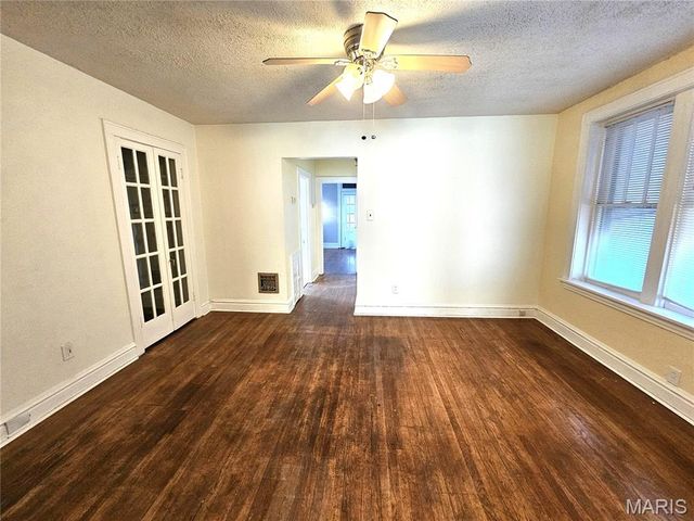 4953 Holly Hills Avenue A, St Louis, MO 63109