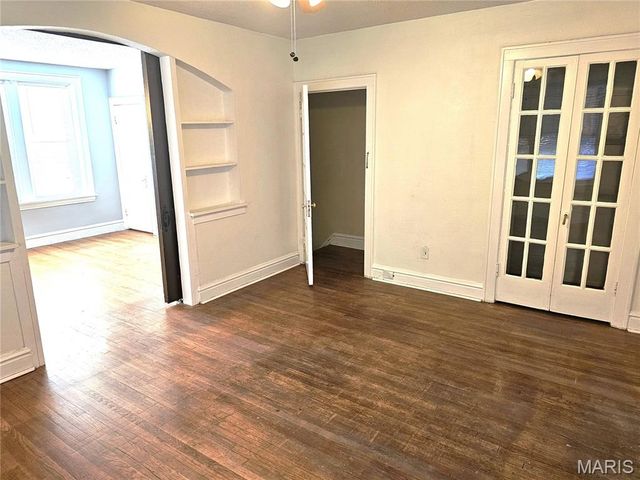 4953 Holly Hills Avenue A, St Louis, MO 63109