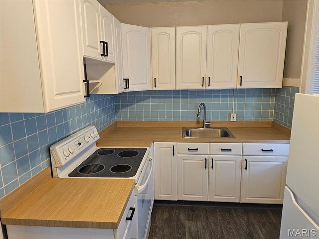 4953 Holly Hills Avenue A, St Louis, MO 63109