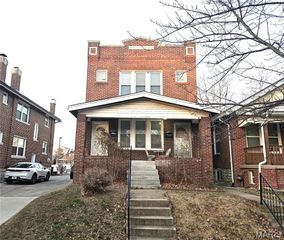 4953 Holly Hills Avenue A, St Louis, MO 63109
