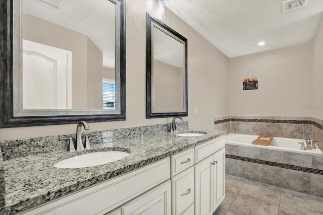 11702 LAKE LUCAYA DRIVE, Riverview, FL 33579