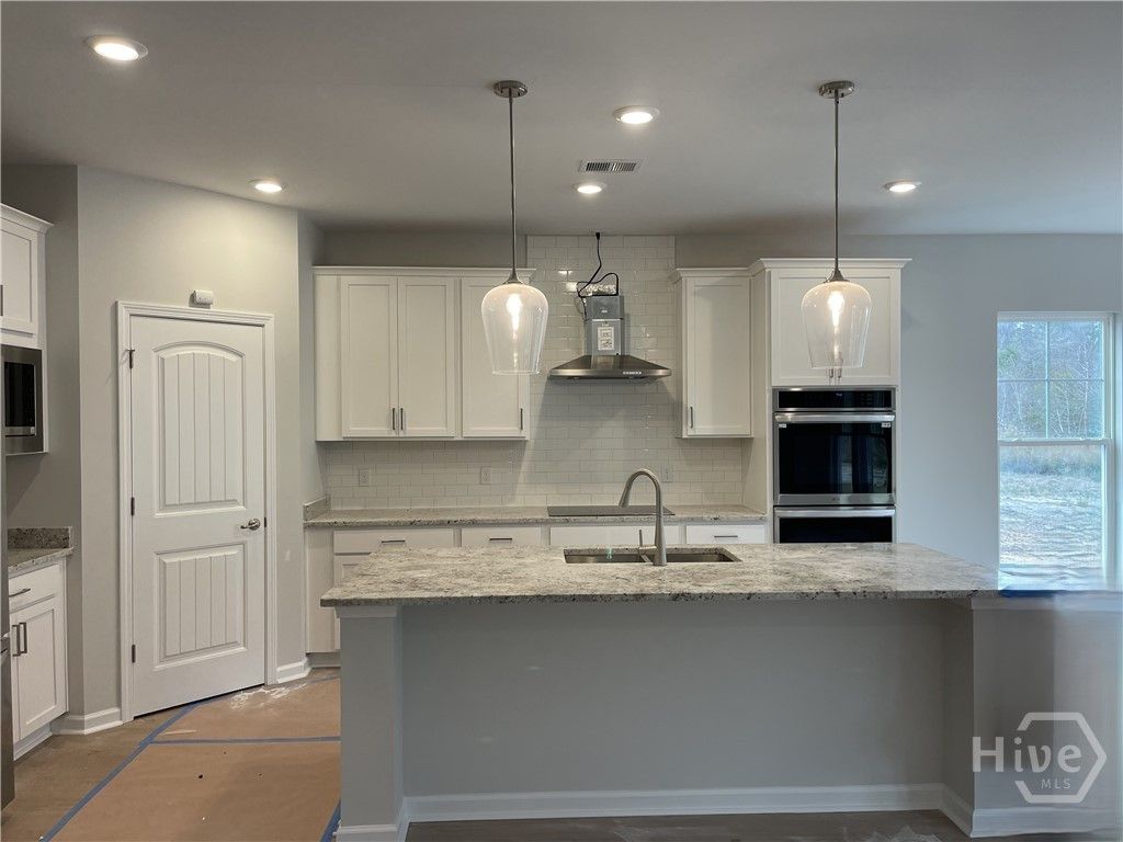 Image 3 of property listing at 158 Como Drive, Pooler, GA 31322