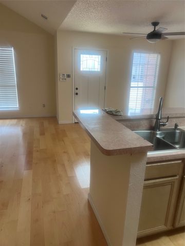 121 Brookside Drive, Duncanville, TX 75137