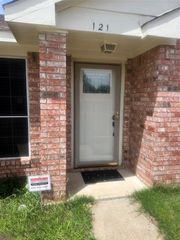 121 Brookside Drive, Duncanville, TX 75137