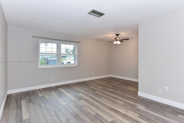 298 SW 6th St 1030, Boca Raton, FL 33432