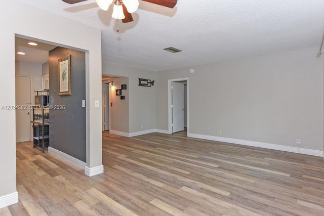 298 SW 6th St 1030, Boca Raton, FL 33432