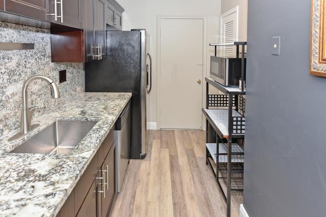 298 SW 6th St 1030, Boca Raton, FL 33432