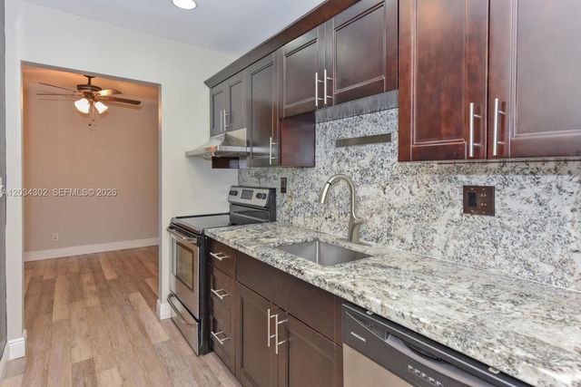 298 SW 6th St 1030, Boca Raton, FL 33432