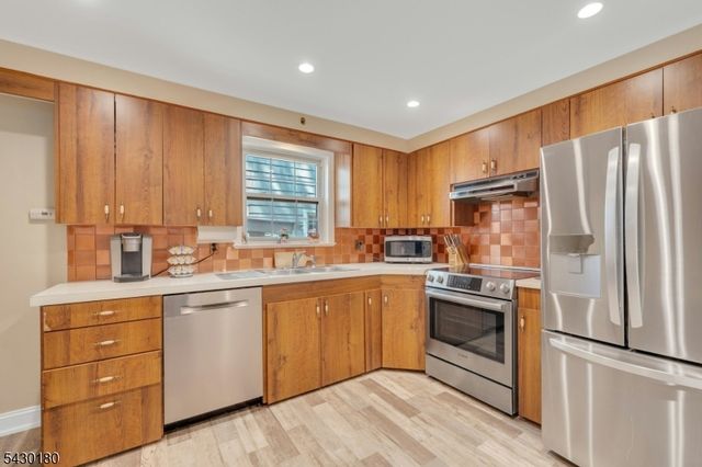 56 Highwood Rd, Parsippany-troy Hills Twp., NJ 07834