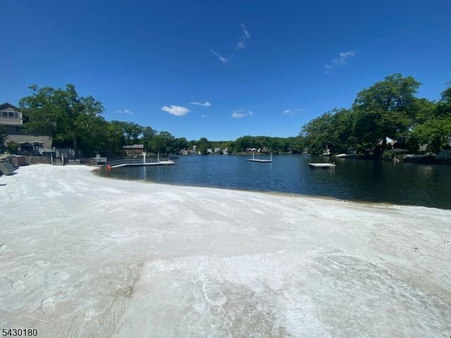 56 Highwood Rd, Parsippany-troy Hills Twp., NJ 07834