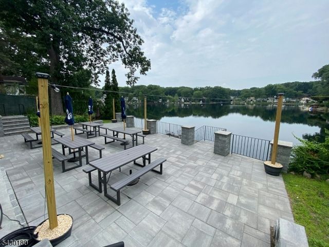 56 Highwood Rd, Parsippany-troy Hills Twp., NJ 07834