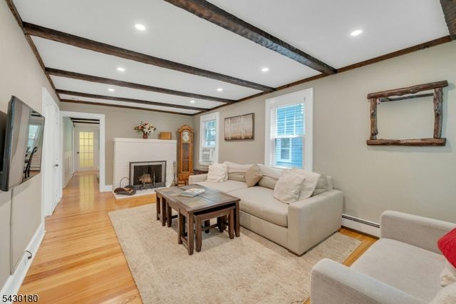 56 Highwood Rd, Parsippany-troy Hills Twp., NJ 07834
