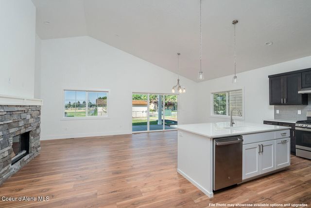 4553 E DAVIN DR, Post Falls, ID 83854