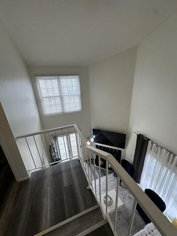 1612 Rose Hill Circle, Saint Paul, MN 55108