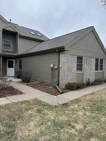 1612 Rose Hill Circle, Saint Paul, MN 55108