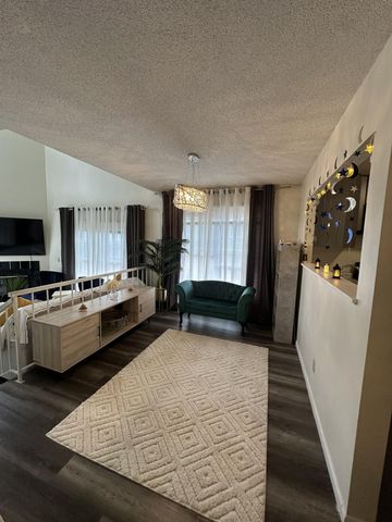1612 Rose Hill Circle, Saint Paul, MN 55108
