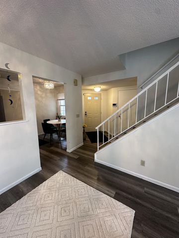 1612 Rose Hill Circle, Saint Paul, MN 55108