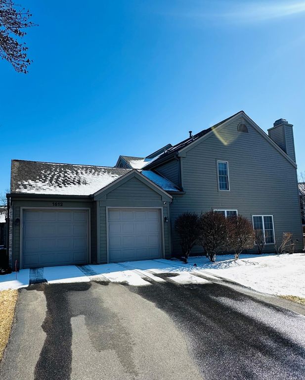 1612 Rose Hill Circle, Saint Paul, MN 55108