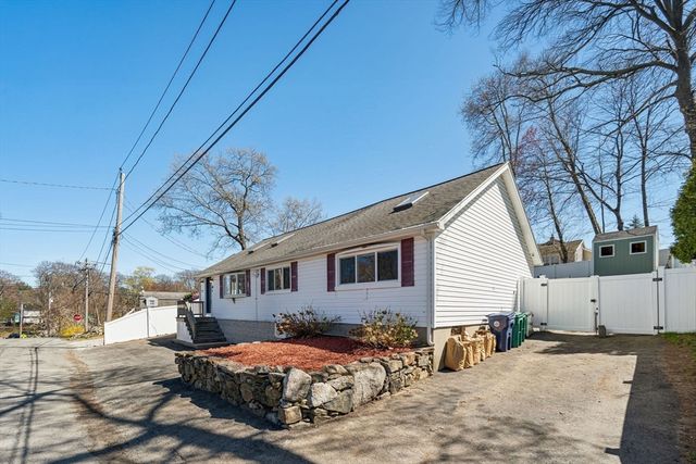 68 Marshall St, Billerica, MA 01821