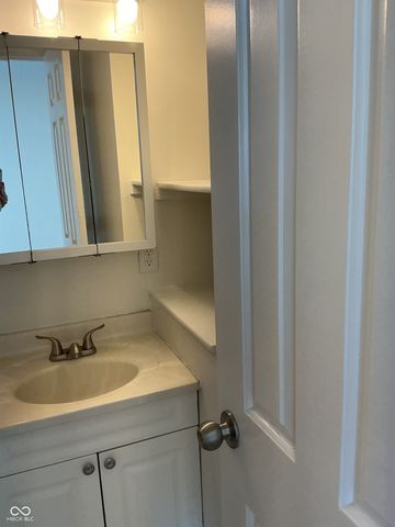 6018 Southbay Drive, Indianapolis, IN 46250