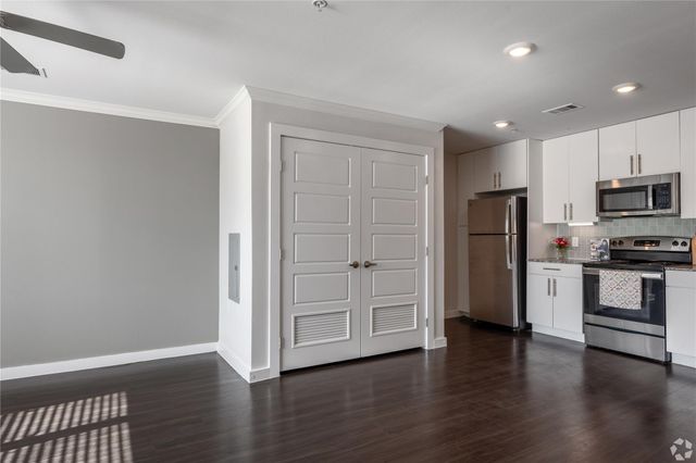 2401 E Oltorf Street 170, Austin, TX 78741