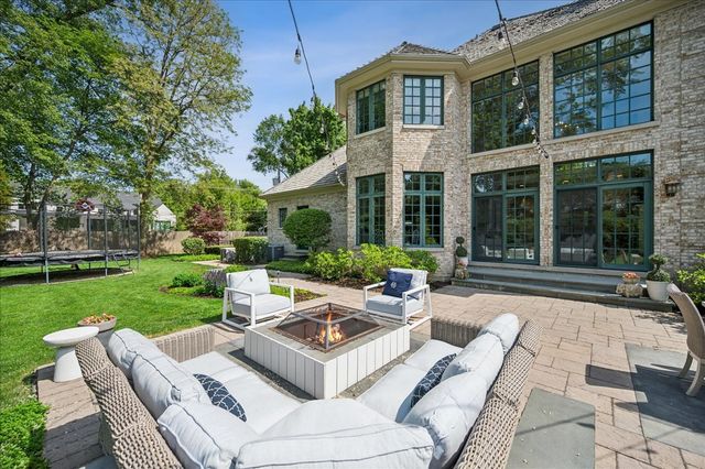 605 Skokie Lane S, Glencoe, IL 60022