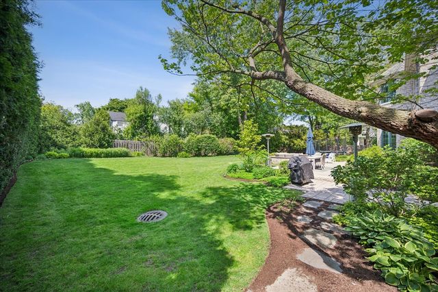 605 Skokie Lane S, Glencoe, IL 60022