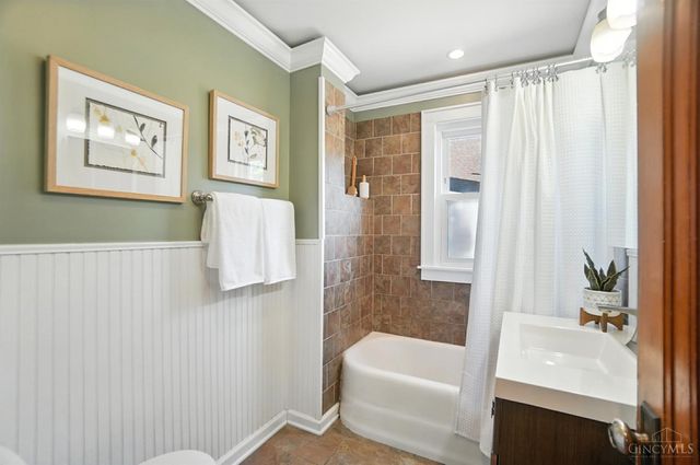 4305 Kenmore Avenue, Cincinnati, OH 45227