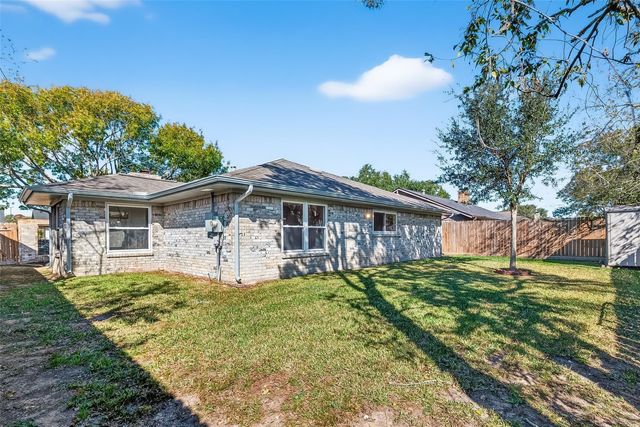 4311 Townes Forest Road, Friendswood, TX 77546