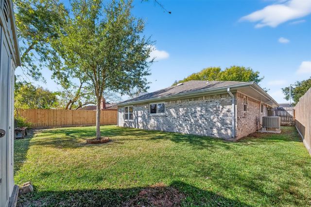 4311 Townes Forest Road, Friendswood, TX 77546