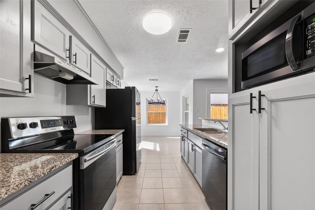 4311 Townes Forest Road, Friendswood, TX 77546