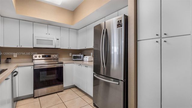 17375 Collins Avenue 2305, Sunny Isles Beach, FL 33160
