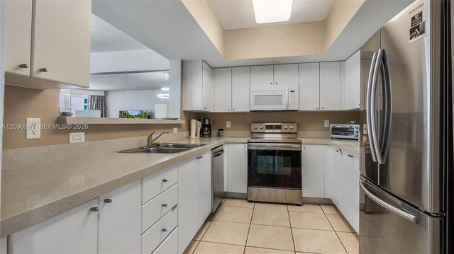 17375 Collins Avenue 2305, Sunny Isles Beach, FL 33160