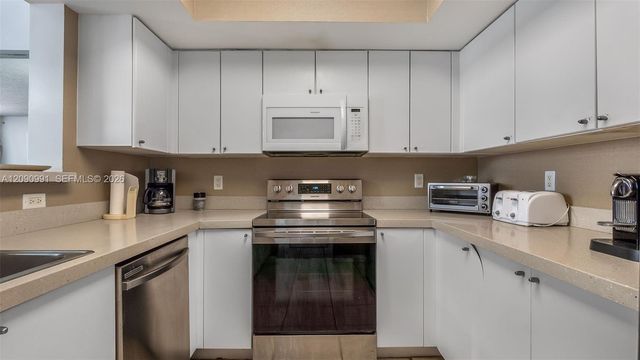17375 Collins Avenue 2305, Sunny Isles Beach, FL 33160