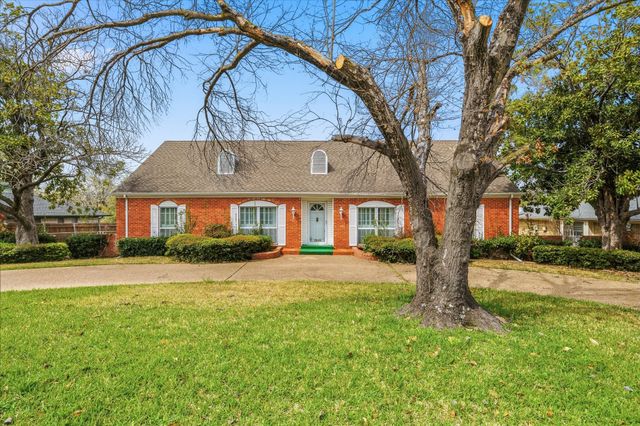 1309 Briar Hollow Lane, Garland, TX 75043