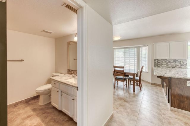 1917 E Serena Avenue, Fresno, CA 93720